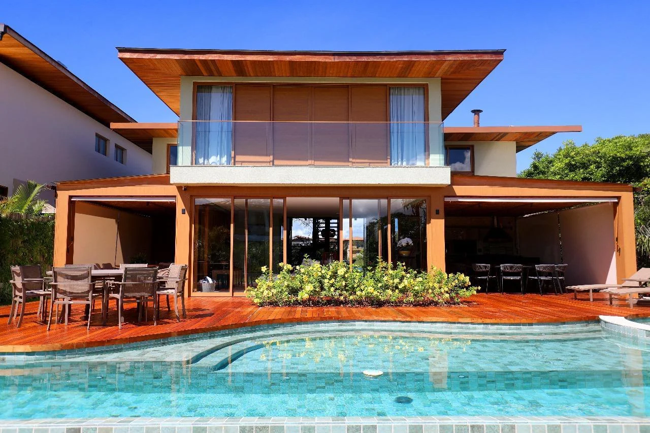 Casa 364 — casa de alto padrão no Condomínio Jacarandás, na Praia do Forte